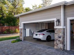 Tesla Powerwall 3 alternate angle